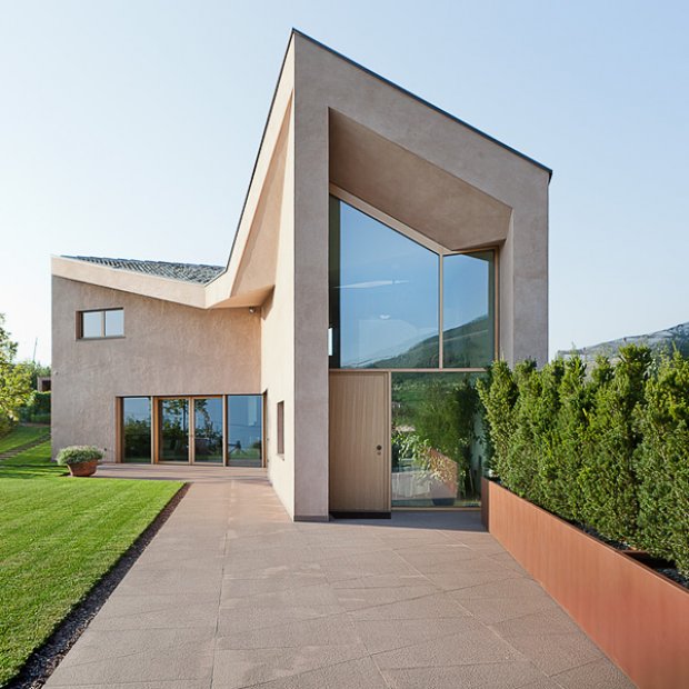 Floor cladding in Porfido Gardena South Tyrol, Italy